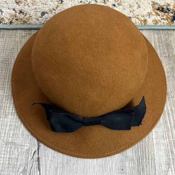 Beautiful Hat - Picture 7 of 9